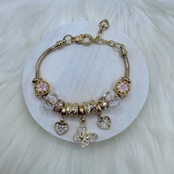 Elegant Gold Heart & Butterfly Charms Bracelet - Picture 3 of 5